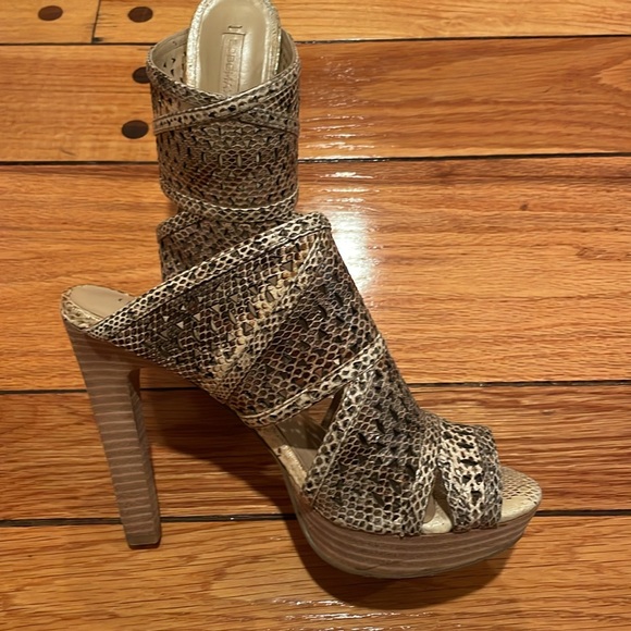 BCBG MAZRIA shoes - Picture 2 of 5